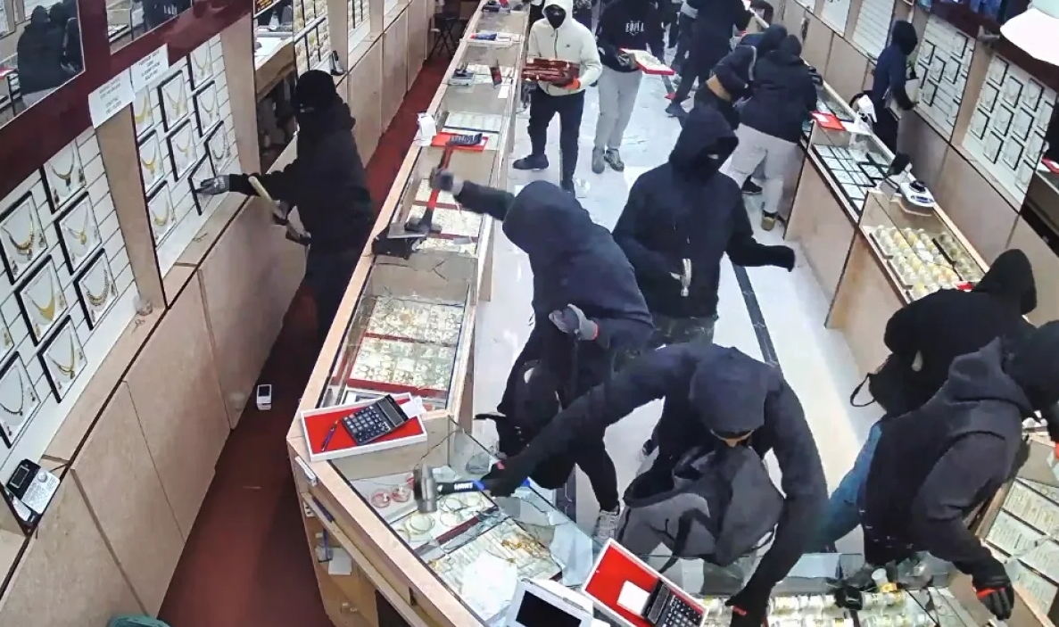 $1.7 Million Stolen From NC Jewelry Store In 1 Minute - Steadfast Daily